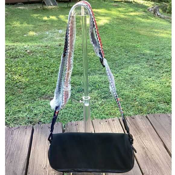 Black nylon crossbody bag w/ wide guitar strap zip-around 11" – Unbranded - Picture 3 of 6